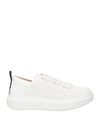 Alexander Smith White Leather Sneaker In White