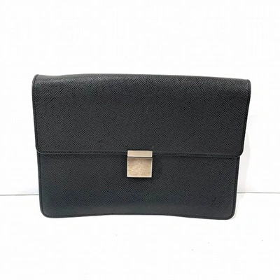 Pre-owned Louis Vuitton Selenga Leather Clutch Bag () In Black