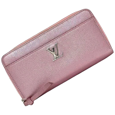Pre-owned Louis Vuitton Lockme Leather Wallet () In Pink