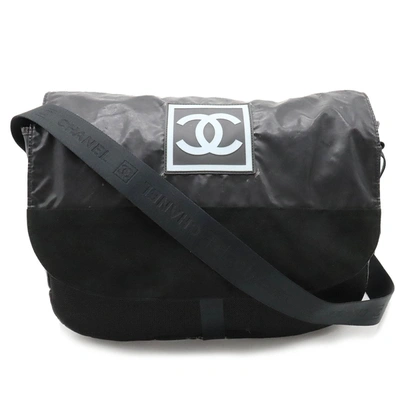Pre-owned Chanel Rubber Shoulder Bag () In Black