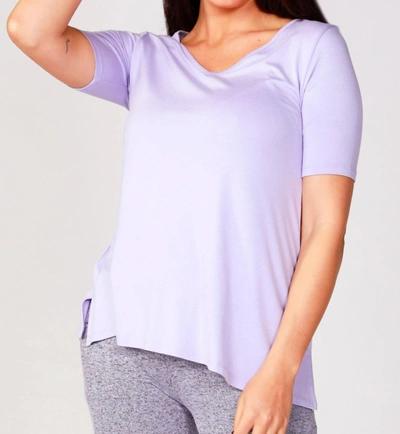 French Kyss Short Sleeve V-neck T Shirt In Lilac In Blue