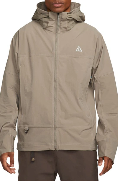 Nike Acg Cinder Cone Jacket In Khaki/(summit White)