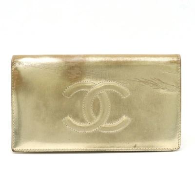 Pre-owned Chanel Patent Leather Wallet () In Gold