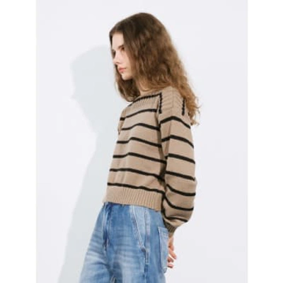 Marram Trading Large Collar Striped Contrast Colour Jumper In Neutrals