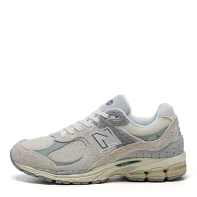 New Balance 2002r Trainers In Beige