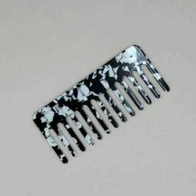 Cissy Wears Monochrome Marble Acetate Comb In Black