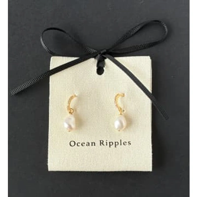 Ocean Ripples Pearl Vintage 1486 Earrings In White