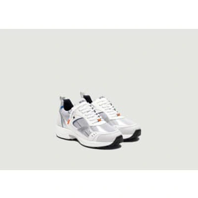 Newlab Meta Trainers In White