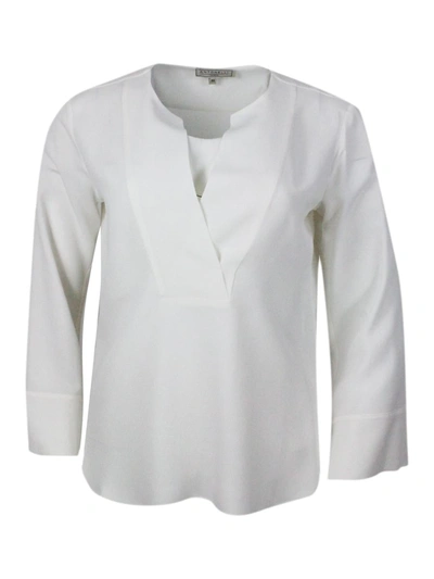 Antonelli Lightweight Shirt In Stretch Silk Crepes With V-neck. Fluid Fit In Cream