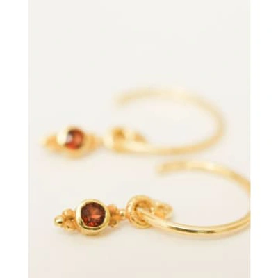Muja Juma Earring Gilded Mini Pendant With Garnet In Gold