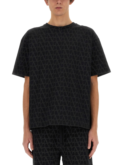 Valentino T Shirt With Toile Iconographe All Over Print In Black