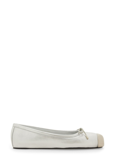 Alexander Mcqueen Punk Cap-toe Ballerina Flats In Ivory