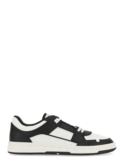 Valentino Garavani Low Top Trainer "freedots" In Black