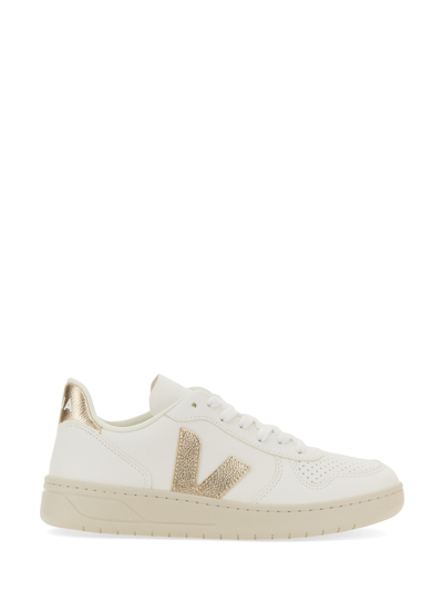 Veja V-10 Sneaker In White