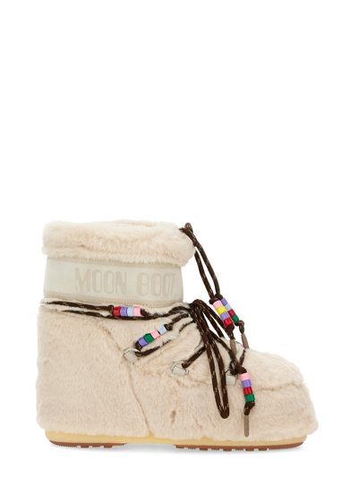 Moon Boot Boot With Logo In White