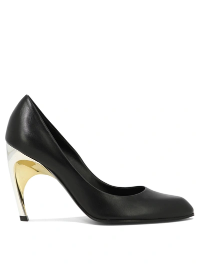 Alexander Mcqueen Stylish Black And White Leather Pointed Toe Pumps For Women