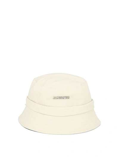 Jacquemus Logo Plaque Drawstring Bucket Hat In White