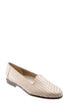 TROTTERS LIZ SLIP-ON LOAFER