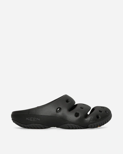 Keen Yogui Clogs In Black