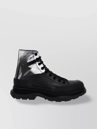 Alexander Mcqueen Tread Slick Boot In Black/white