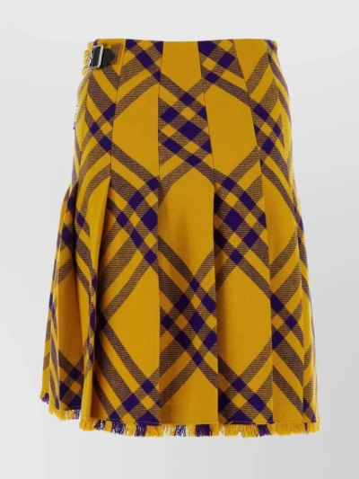 Burberry Gonna-6 Nd  Female In Yellow