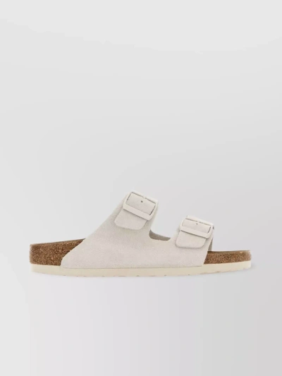 Birkenstock Arizona 绒面皮凉鞋 In White