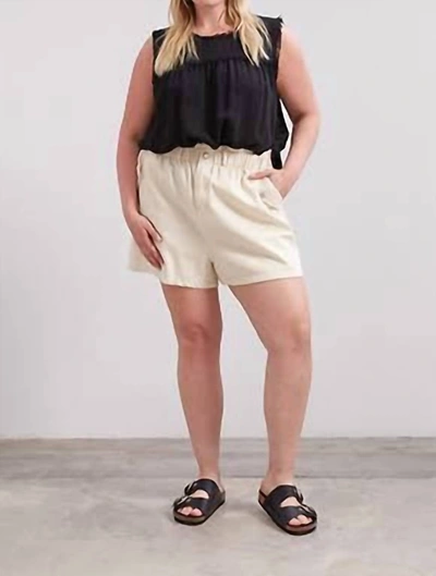 Gilli Relaxed Paper Bag Shorts In Cream In White
