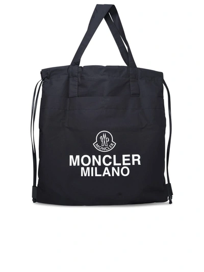 Moncler Shopping In Black