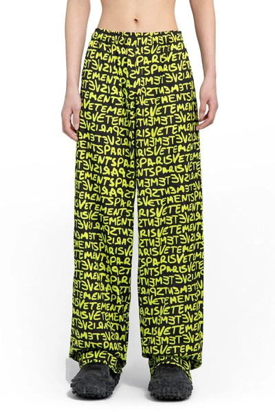 Vetements Trousers In Yellow