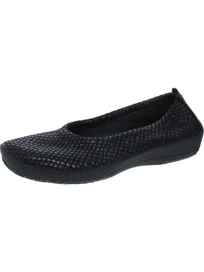 Arcopedico Womens Snake Print Slip-on Ballet Flats In Black