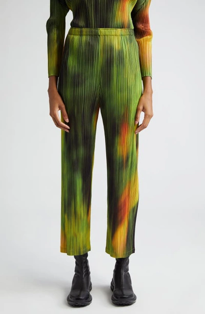 Issey Miyake Abstract Print Pleated Ankle Pants In Spinach