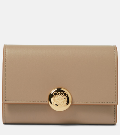 Loewe Logo Leather Wallet In Beige