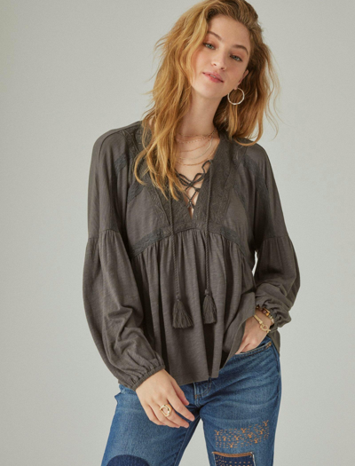 LUCKY BRAND WOMEN'S LACE UP TRIM PEASANT TOP