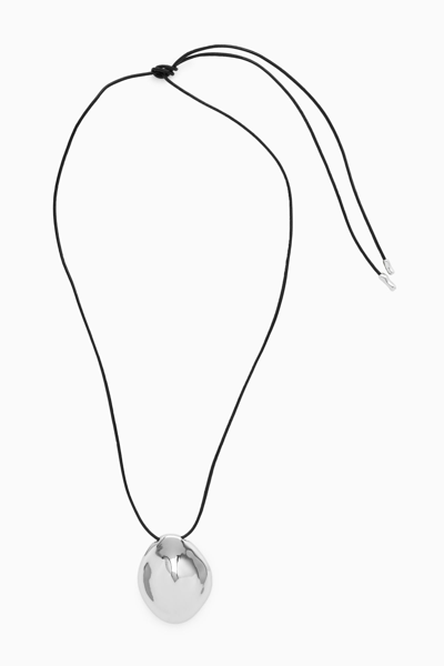 Cos Organic-shaped Pendant Necklace In Silver