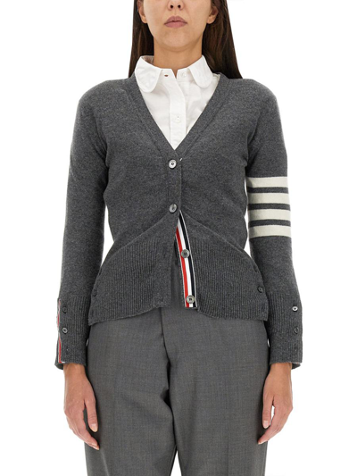 Thom Browne Classic V-neck Cardigan In Cashmere With White 4-bar Sleeve Stripe In Grey