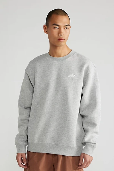 New Balance Small Logo Brushed Fleece Crew Neck Sweatshirt In Grey, Men's At Urban Outfitters