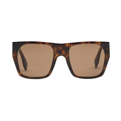 Fendi Square Frame Sunglasses In 55e