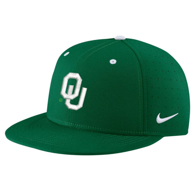 Nike Men's  Green Oklahoma Sooners St. Patrick's Day True Fitted Performance Hat