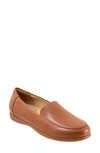 TROTTERS DEANNA LOAFER