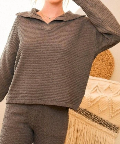 Main Strip Collared Top In Grey In Brown