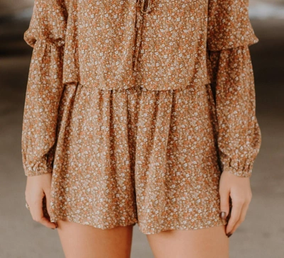 Le Lis Read My Mind Floral Romper In Mocha In Beige