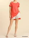 UMGEE SHORT SLEEVE HIGH LOW TUNIC TOP WITH FRINGED HEMS IN STRAWBERRY