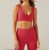 BEYOND YOGA SPACEDYE CROSSOVER BRA IN PARADISE CORAL HEATHER