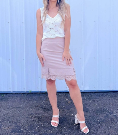Hem & Thread Lace Contrast Slit Hem Skirt In Ecru In Pink