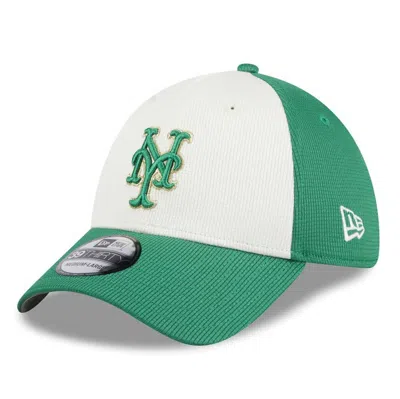 New Era Men's  White, Green New York Mets 2024 St. Patrick's Day 39thirty Flex Fit Hat In White,green