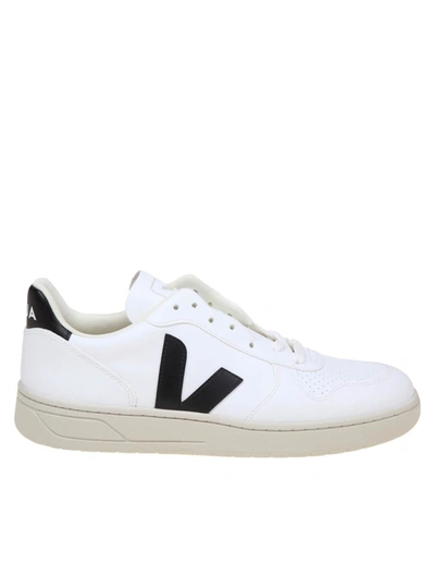 Veja Leather Sneakers In White/black