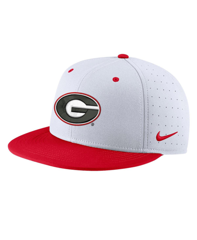 Nike Men's  White Georgia Bulldogs Aero True Baseball Performance Fitted Hat