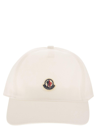 Moncler Logo Patched Baseball Cap In Beige