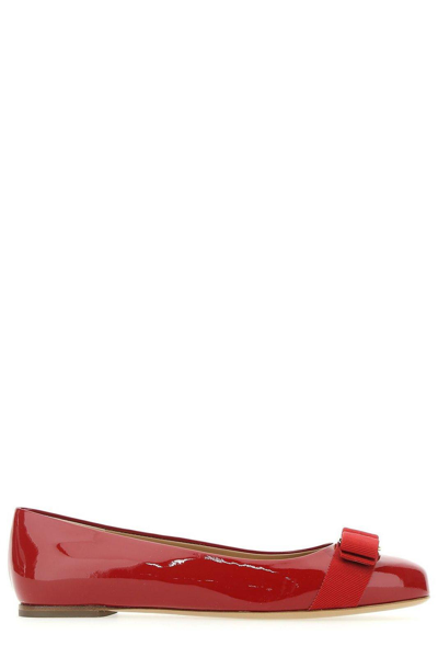 Ferragamo Patent Finish Ballet Flat With Grosgrain Bow In Red