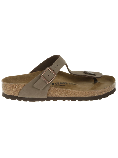 Birkenstock Gizeh Oiled Leather Sandals In Tobacco